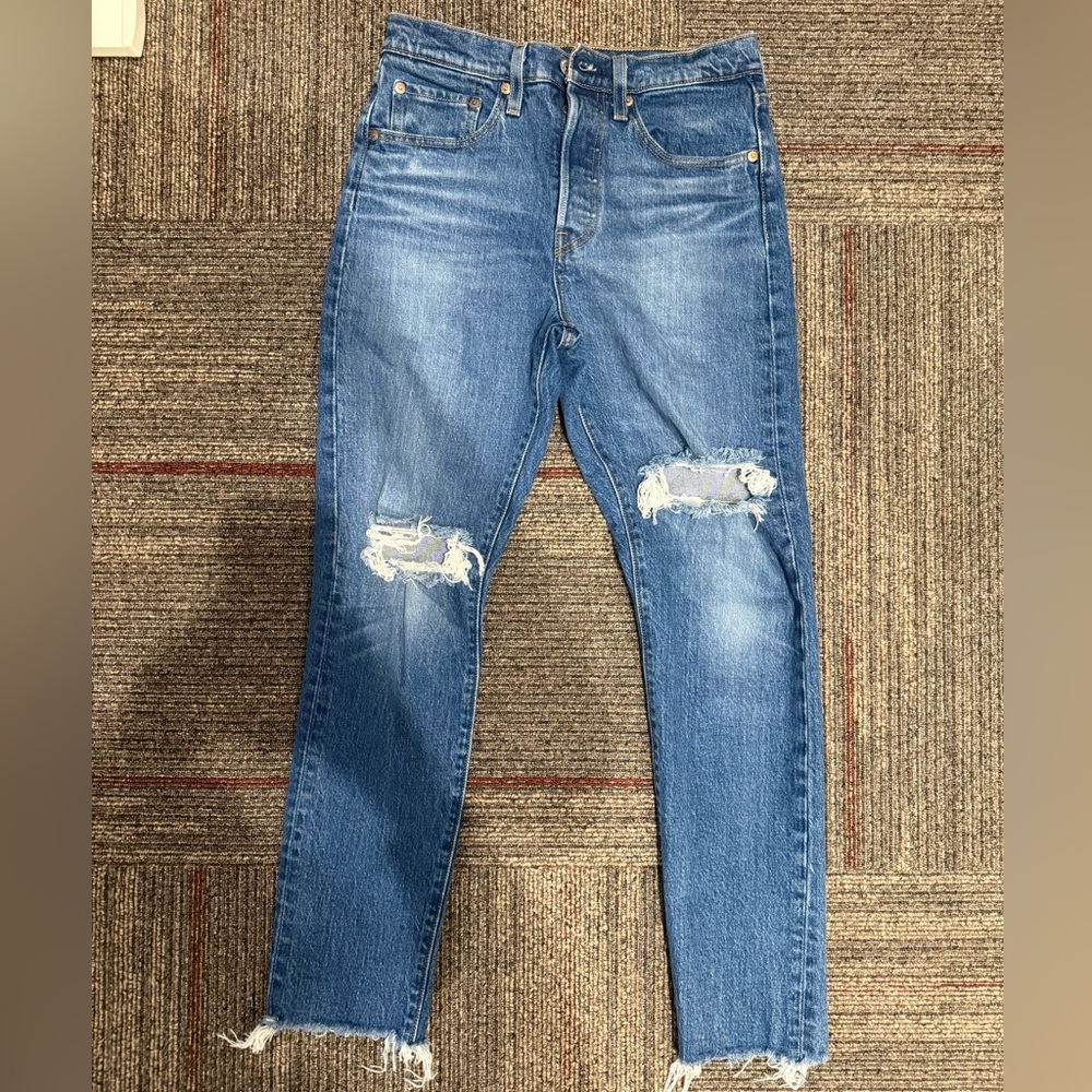 Women’s Levi Blue Jeans - Size W26 / L28